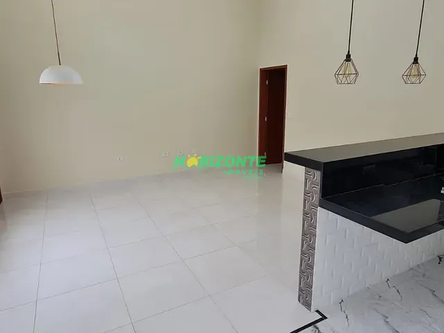 Casa com 175m² 3 quartos e 2 banheiros, à venda ou para alugar, no bairro Loteamento Villa Branca em Jacareí