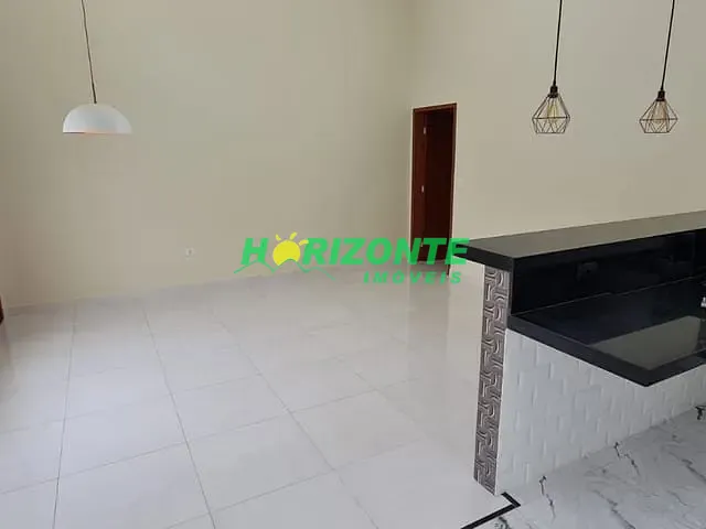 Casa com 175m² 3 quartos e 2 banheiros, à venda ou para alugar, no bairro Loteamento Villa Branca em Jacareí