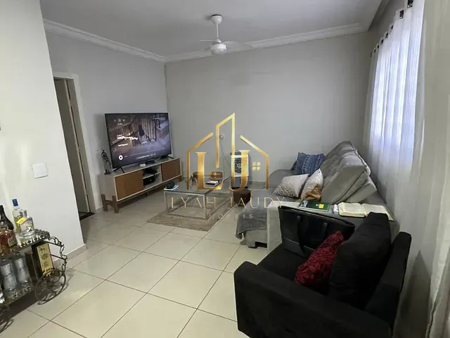 Casa com 300m² 3 quartos e 1 banheiro, à venda, no bairro Recanto dos Pássaros em Cuiabá