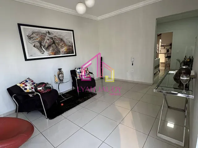 Casa com 300m² 3 quartos e 1 banheiro, à venda, no bairro Recanto dos Pássaros em Cuiabá