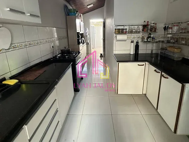 Casa com 300m² 3 quartos e 1 banheiro, à venda, no bairro Recanto dos Pássaros em Cuiabá