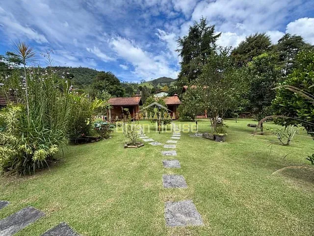 Casa com 2466m² 4 quartos e 4 banheiros, à venda, no bairro Maringá em Itatiaia