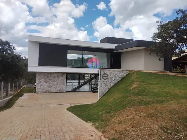 Casa com 1000m² 4 quartos e 4 banheiros, à venda, no bairro Mirante do Fidalgo em Não informado