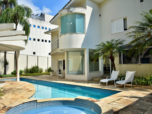 Casa com 744m² 4 quartos e 6 banheiros, à venda, no bairro alto de Pinheiros em São Paulo