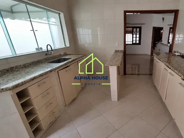 Casa com 250m² 2 quartos e 2 banheiros, à venda, no bairro Jardim Yassuda em Pindamonhangaba