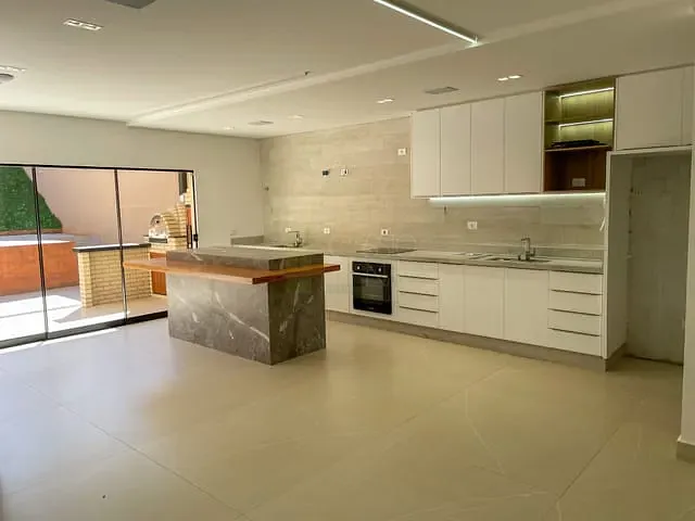 Casa com 424m² 4 quartos e 5 banheiros, à venda, no bairro Quinta Funchal em Apucarana