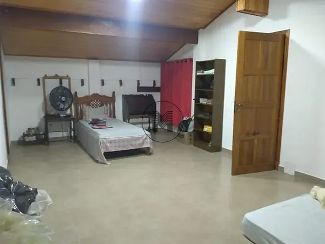Casa com 1400m² 4 quartos e 4 banheiros, à venda, no bairro Residencial Coopemi I em Guaratinguetá