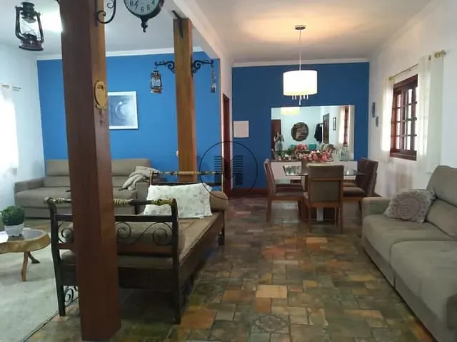 Casa com 1400m² 4 quartos e 4 banheiros, à venda, no bairro Residencial Coopemi I em Guaratinguetá