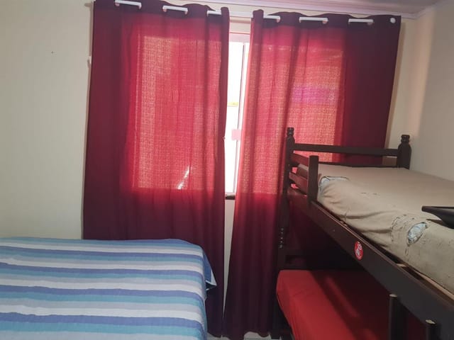 Casa 2 quartos e 2 banheiros, à venda, no bairro Meia Praia em Itapema