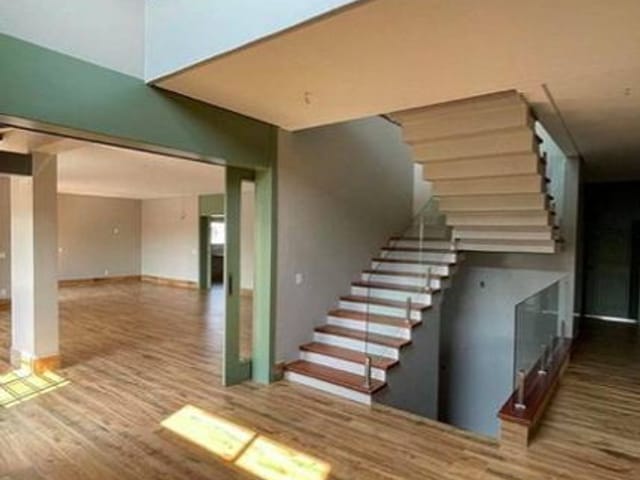 Casa com 850m² 6 quartos e 7 banheiros, à venda, no bairro Ribeirão do Lipa em Cuiabá
