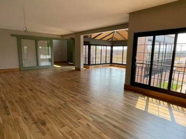 Casa com 850m² 6 quartos e 7 banheiros, à venda, no bairro Ribeirão do Lipa em Cuiabá
