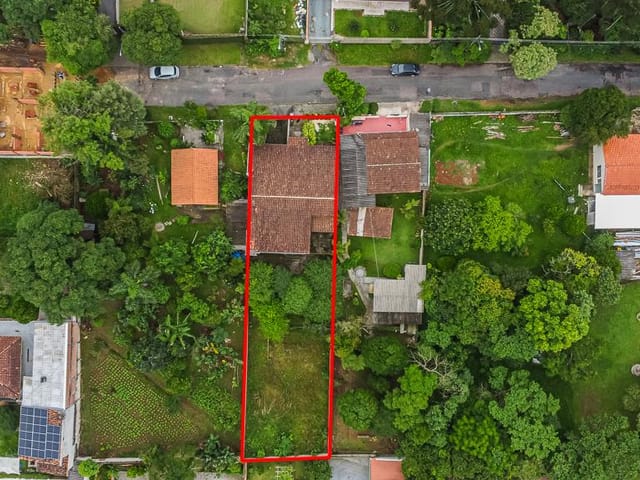Casa com 625m² 3 quartos e 1 banheiro, à venda, no bairro Campo Comprido em Curitiba