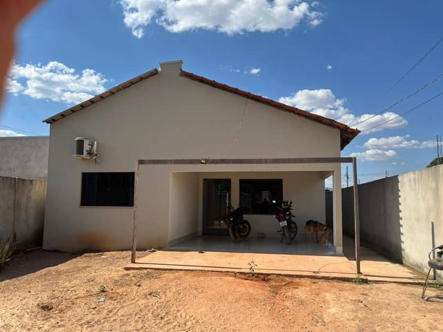 Casa com 300m² 3 quartos e 1 banheiro, à venda, no bairro Setor Residencial Sul em Sinop