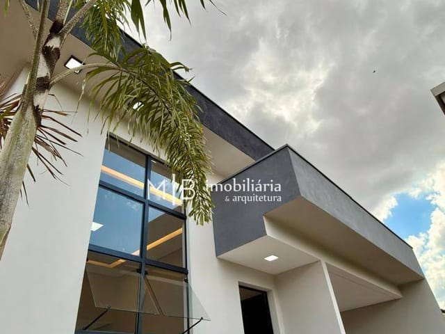 Casa com 300m² 3 quartos e 2 banheiros, à venda, no bairro Residencial Sant'ana I em Lavras