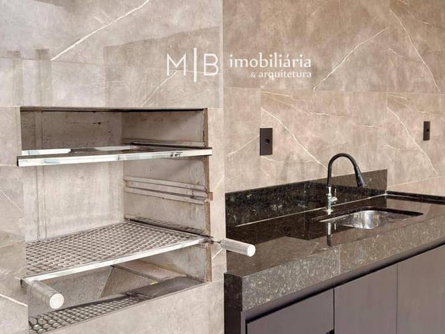 Casa com 300m² 3 quartos e 2 banheiros, à venda, no bairro Residencial Sant'ana I em Lavras