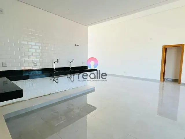 Casa com 1027m² 4 quartos e 4 banheiros, à venda, no bairro Residencial Real Mont Ville em Não informado