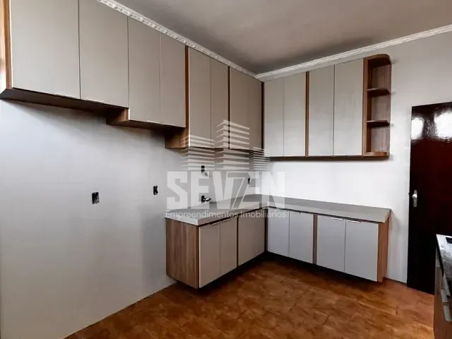 Casa com 197m² 3 quartos e 2 banheiros, à venda, no bairro Parque Alto Sumaré em Bauru