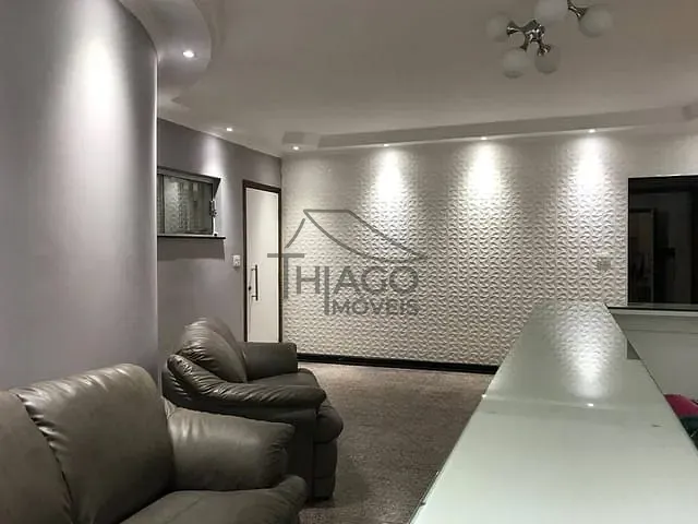 Sobrado com 241m², para alugar, no bairro Vila Gomes Cardim em São Paulo