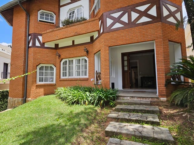 Casa com 666m² 4 quartos e 9 banheiros, à venda, no bairro Alphaville em Santana de Parnaíba
