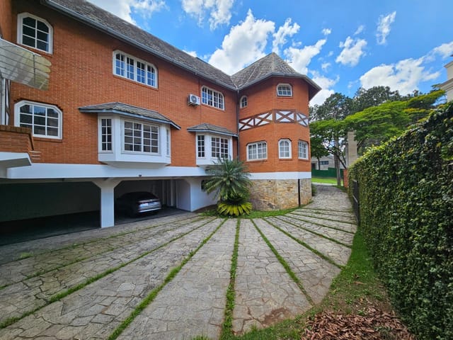 Casa com 666m² 4 quartos e 9 banheiros, à venda, no bairro Alphaville em Santana de Parnaíba