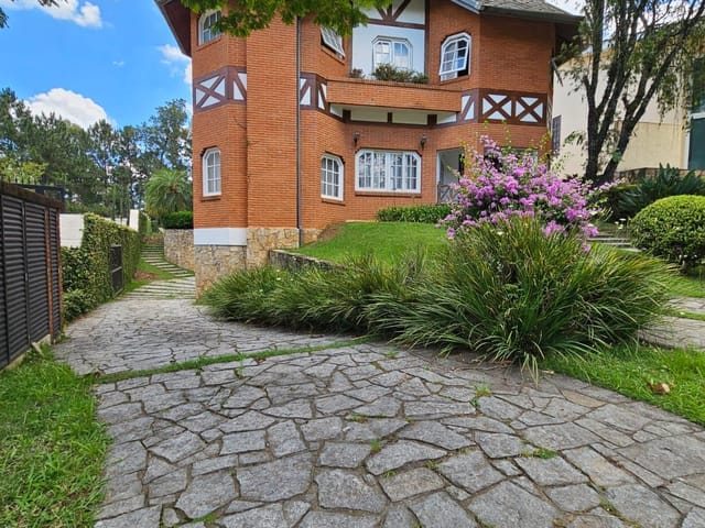Casa com 666m² 4 quartos e 9 banheiros, à venda, no bairro Alphaville em Santana de Parnaíba