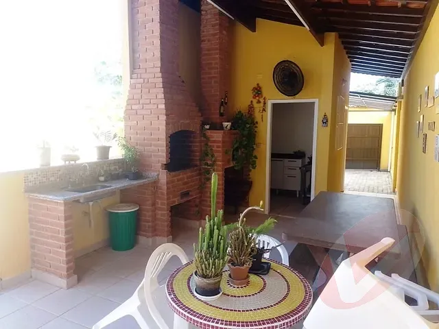 Casa com 405m² 4 quartos e 4 banheiros, à venda, no bairro Solemar em Praia Grande