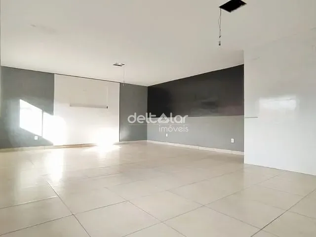 Casa com 360m² 2 quartos e 2 banheiros, à venda, no bairro Vila Cloris em Belo Horizonte