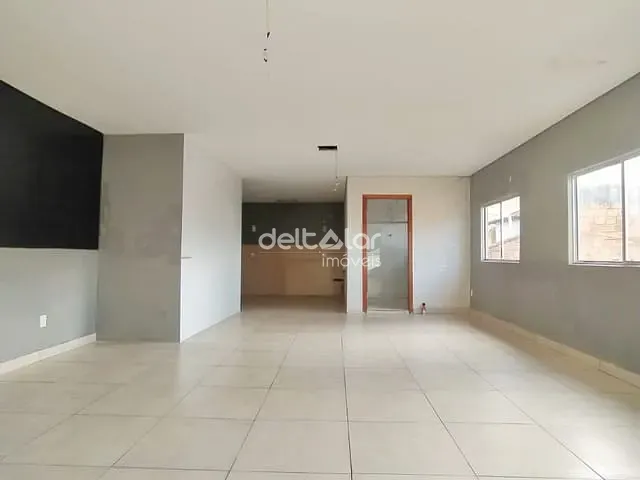 Casa com 360m² 2 quartos e 2 banheiros, à venda, no bairro Vila Cloris em Belo Horizonte