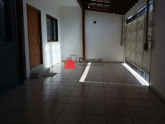 Casa com 300m², à venda, no bairro São Benedito em Pindamonhangaba