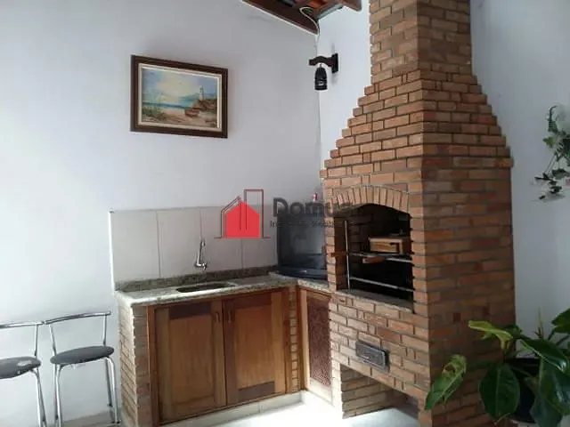 Casa com 300m², à venda, no bairro São Benedito em Pindamonhangaba