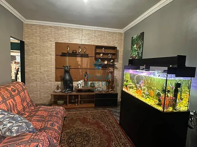 Casa 6 quartos e 3 banheiros, à venda, no bairro Jardim Vitoria em Belo Horizonte