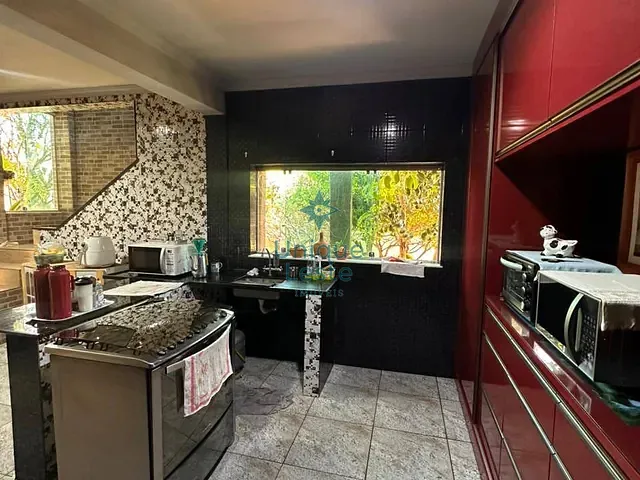 Casa 6 quartos e 3 banheiros, à venda, no bairro Jardim Vitoria em Belo Horizonte