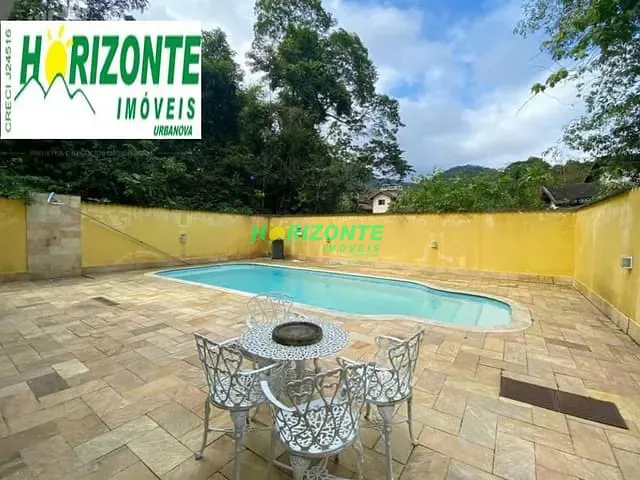 Casa com 1100m² 5 quartos e 4 banheiros, à venda, no bairro Park Imperial em Caraguatatuba