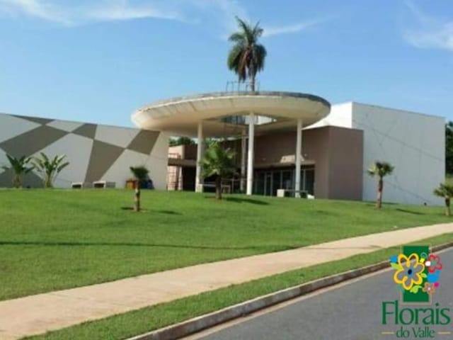 Casa com 440m² 3 quartos e 5 banheiros, à venda, no bairro Condomínio Florais do Valle em Cuiabá