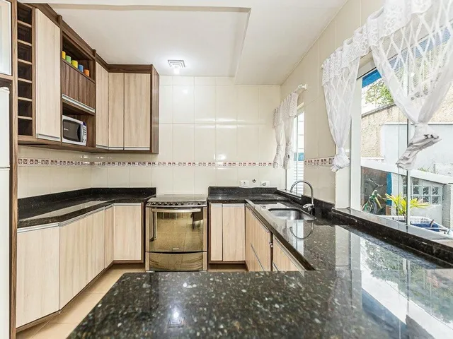 Casa com 223m² 3 quartos e 3 banheiros, à venda, no bairro Santa Cândida em Curitiba