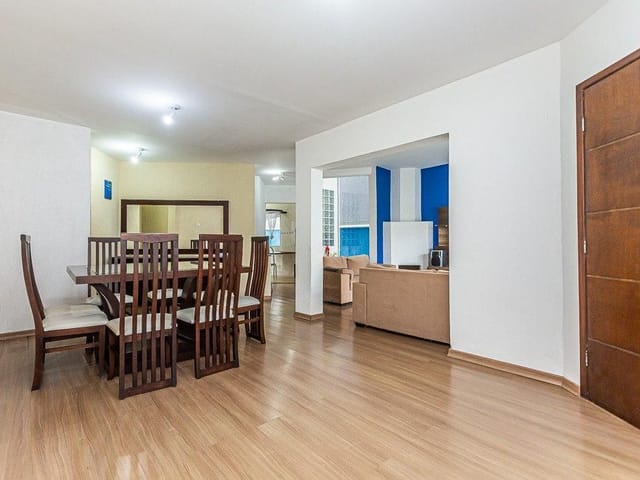 Casa com 223m² 3 quartos e 3 banheiros, à venda, no bairro Santa Cândida em Curitiba