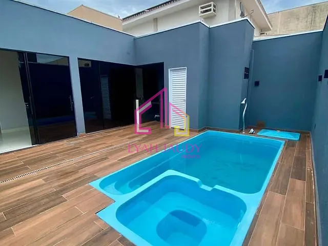 Casa com 250m² 3 quartos e 3 banheiros, para alugar, no bairro Pico do Amor em Cuiabá