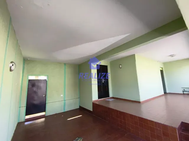 Casa 4 quartos e 3 banheiros, para alugar, no bairro Centro em Botucatu