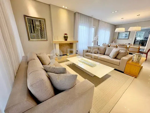 Casa com 300m² 5 quartos e 6 banheiros, à venda, no bairro Tremembé em São Paulo