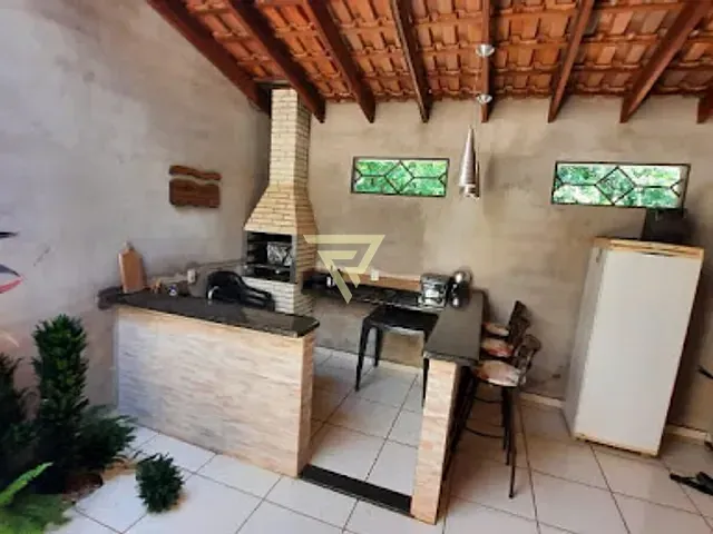 Casa com 200m² 2 quartos e 2 banheiros, à venda, no bairro Jardim Paiva em Ribeirão Preto