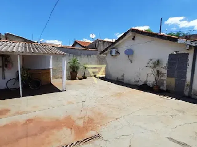 Casa com 200m² 2 quartos e 2 banheiros, à venda, no bairro Jardim Paiva em Ribeirão Preto
