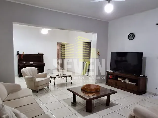 Casa com 370m² 3 quartos e 2 banheiros, à venda, no bairro Centro em Bauru