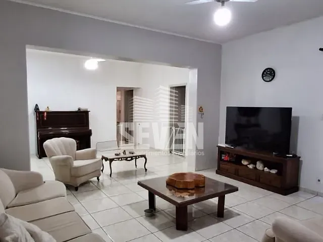 Casa com 370m² 3 quartos e 2 banheiros, à venda, no bairro Centro em Bauru