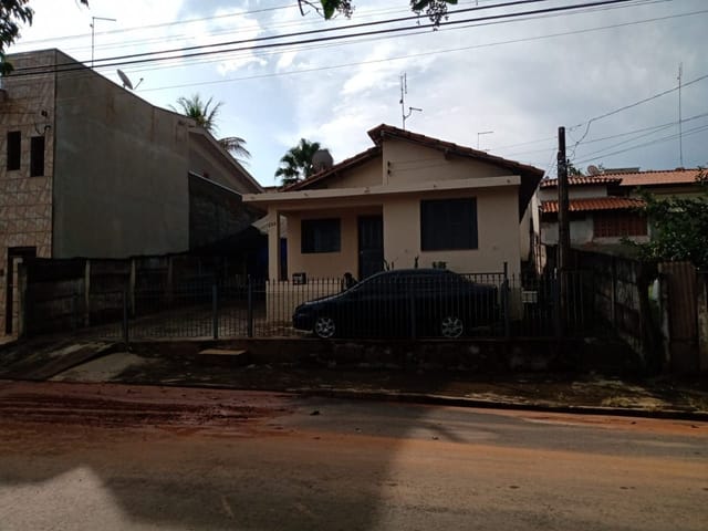 Casa com 300m² 2 quartos e 1 banheiro, à venda, no bairro Vila Valentin em São João da Boa Vista