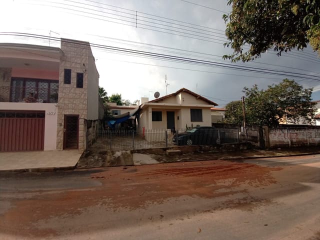 Casa com 300m² 2 quartos e 1 banheiro, à venda, no bairro Vila Valentin em São João da Boa Vista