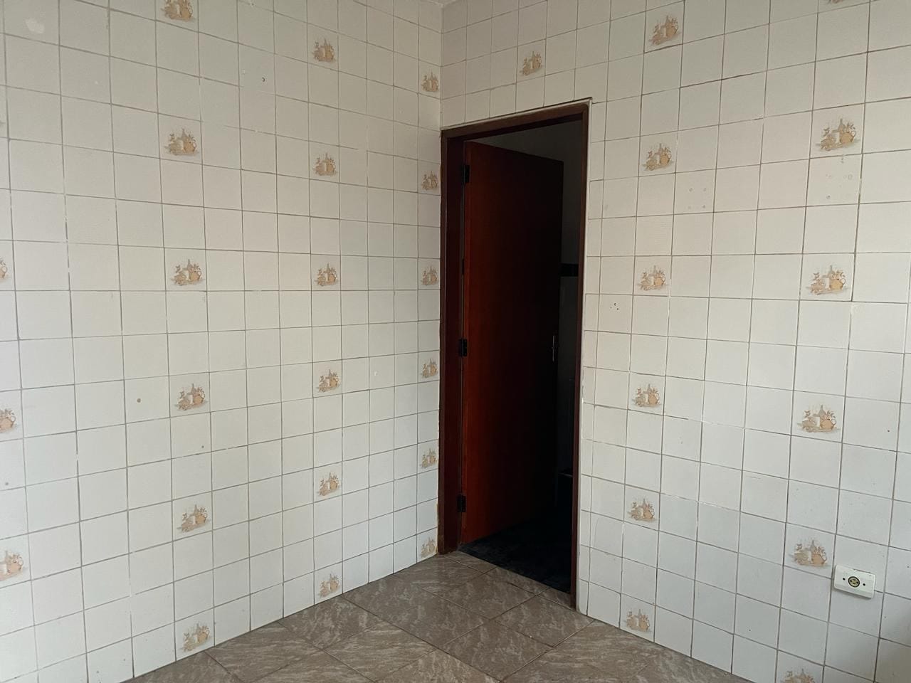 Casa à venda com 4 quartos, 200m² - Foto 26