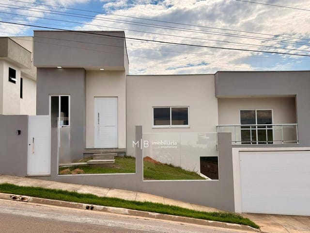 Casa 4 quartos e 3 banheiros, para alugar, no bairro Residencial Sant'ana I em Lavras