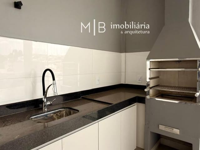 Casa 4 quartos e 3 banheiros, para alugar, no bairro Residencial Sant'ana I em Lavras