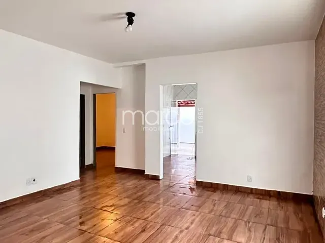 Casa 2 quartos e 1 banheiro, para alugar, no bairro Residencial Forteville em Goiânia