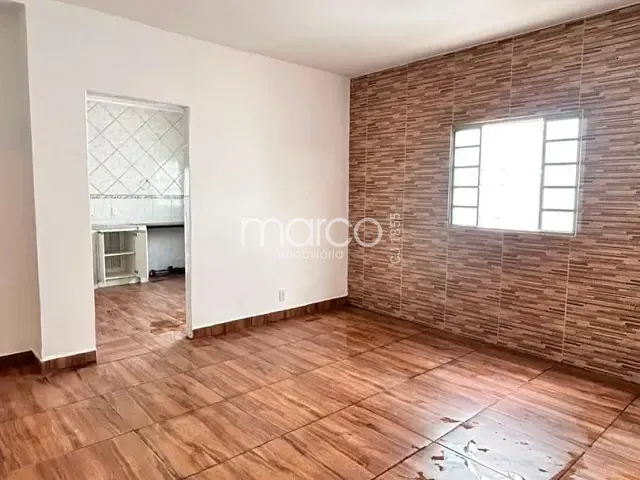 Casa 2 quartos e 1 banheiro, para alugar, no bairro Residencial Forteville em Goiânia